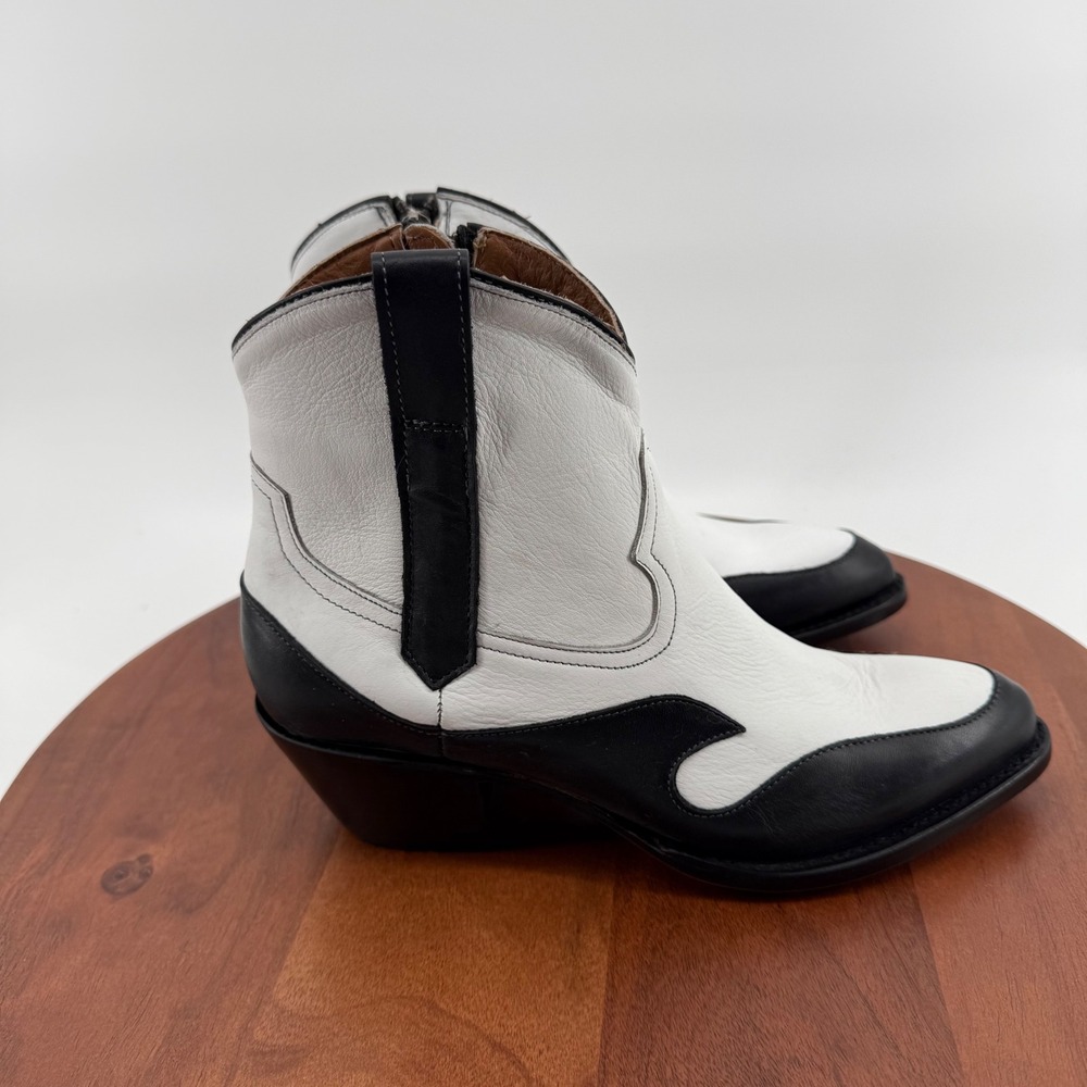 Lucchese M6077 Black White Leather Flame Overlay Side Zip Western Ankle Boots 9B